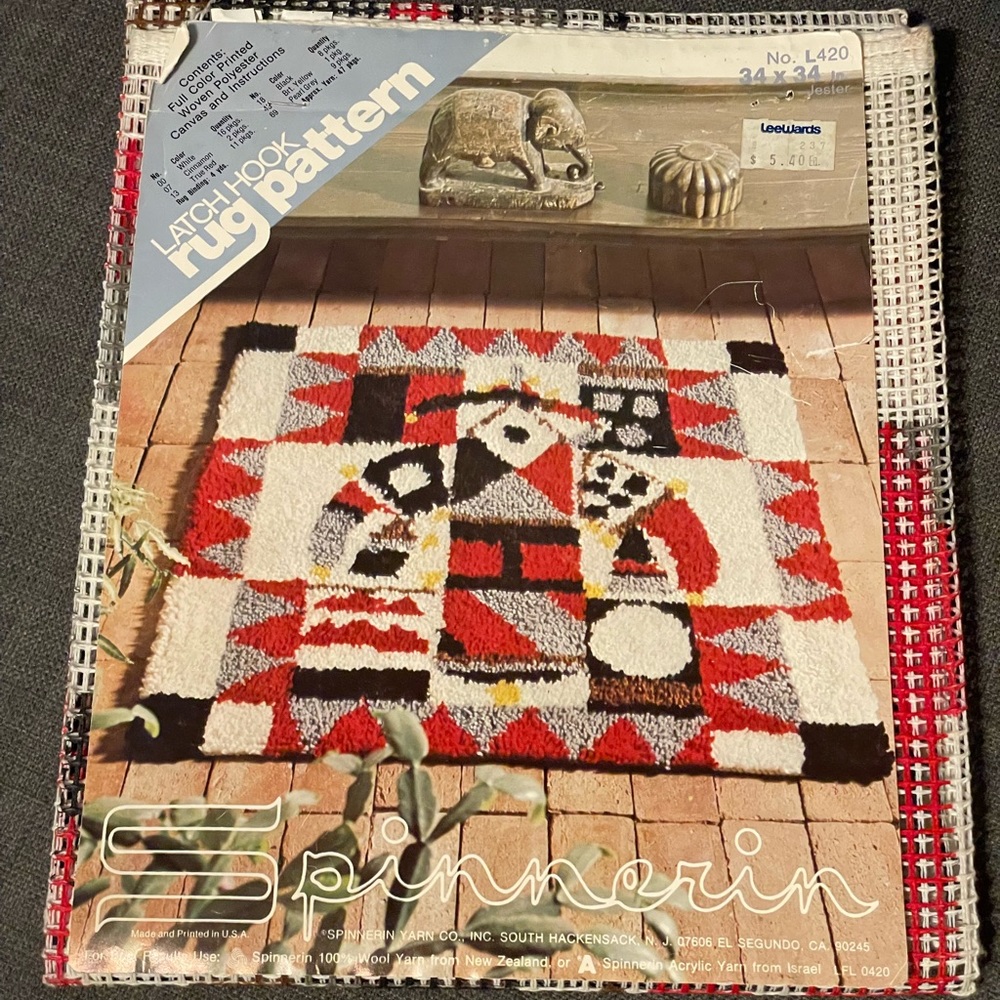 NOS Vtg Spinnerin Latch Hook Rug Aztec Santa Fe Native Art Pattern 34x34 L420